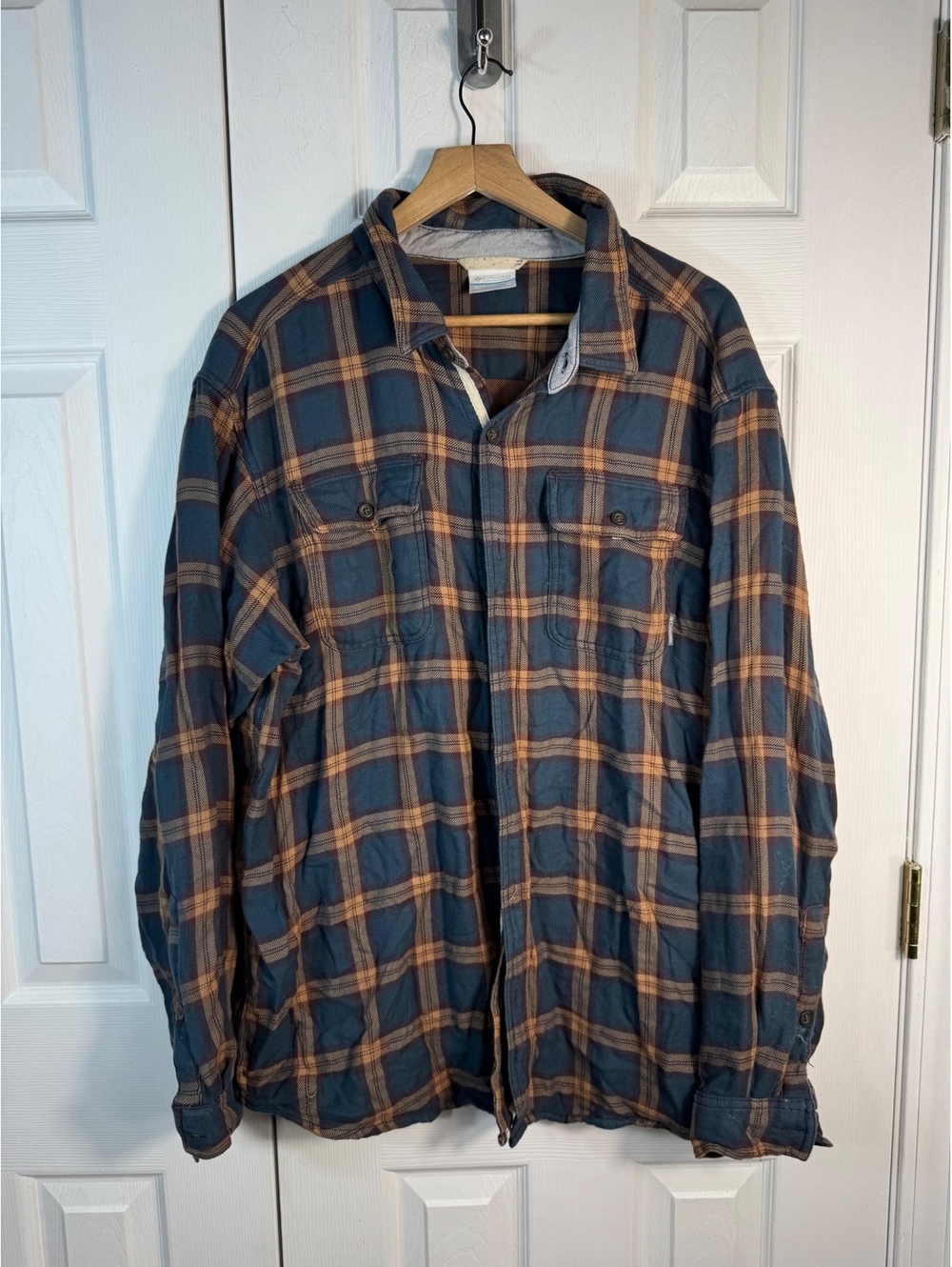Columbia Sportswear Company Men's XL Plaid Button-Up Shirt